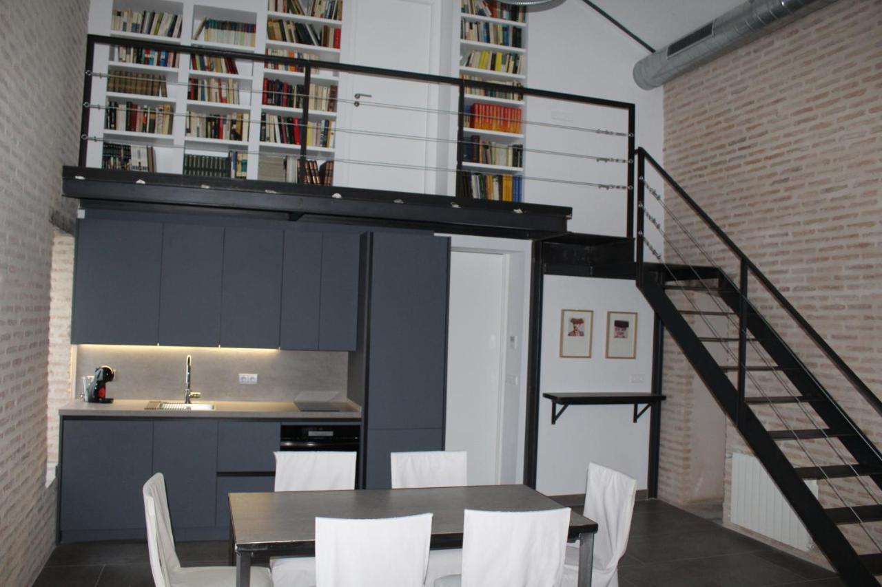 Cozy & Modern Apartment Hombre De Piedra Sevilla Dış mekan fotoğraf