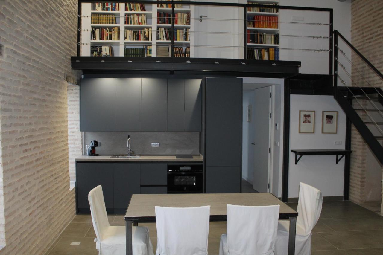 Cozy & Modern Apartment Hombre De Piedra Sevilla Dış mekan fotoğraf