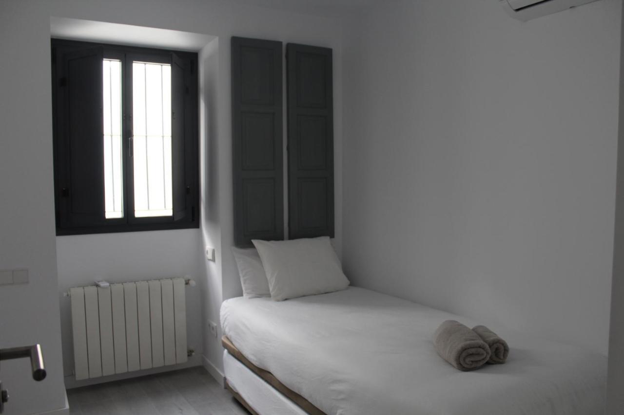 Cozy & Modern Apartment Hombre De Piedra Sevilla Dış mekan fotoğraf